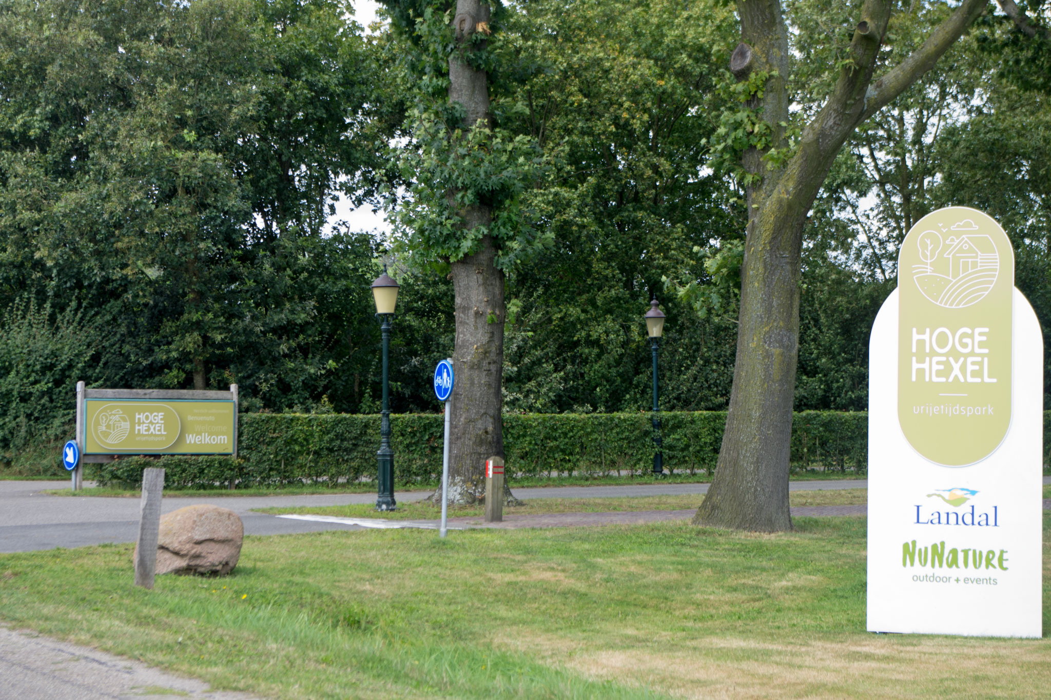 Toegangsweg naar vakantiepark Hoge Hexel